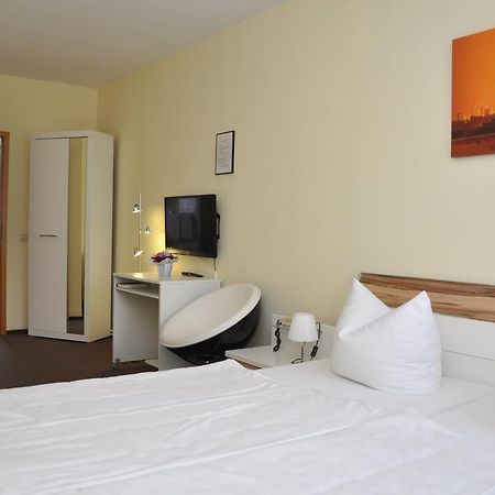 מאינינגן Hotel An Der Kapelle מראה חיצוני תמונה