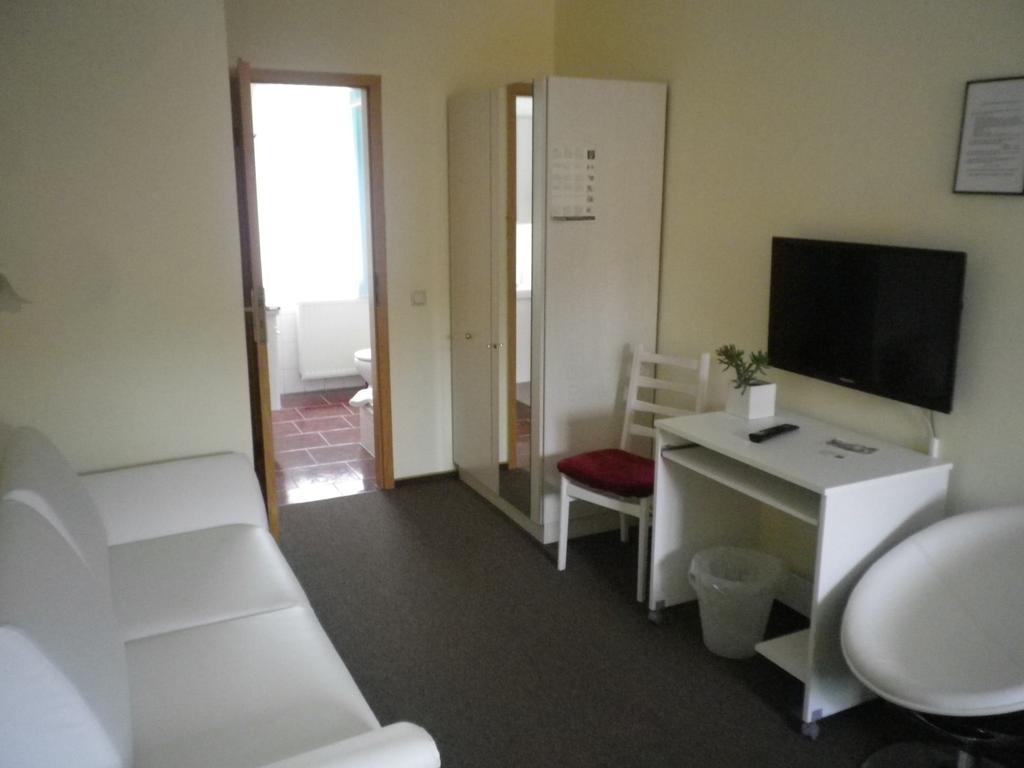 מאינינגן Hotel An Der Kapelle חדר תמונה